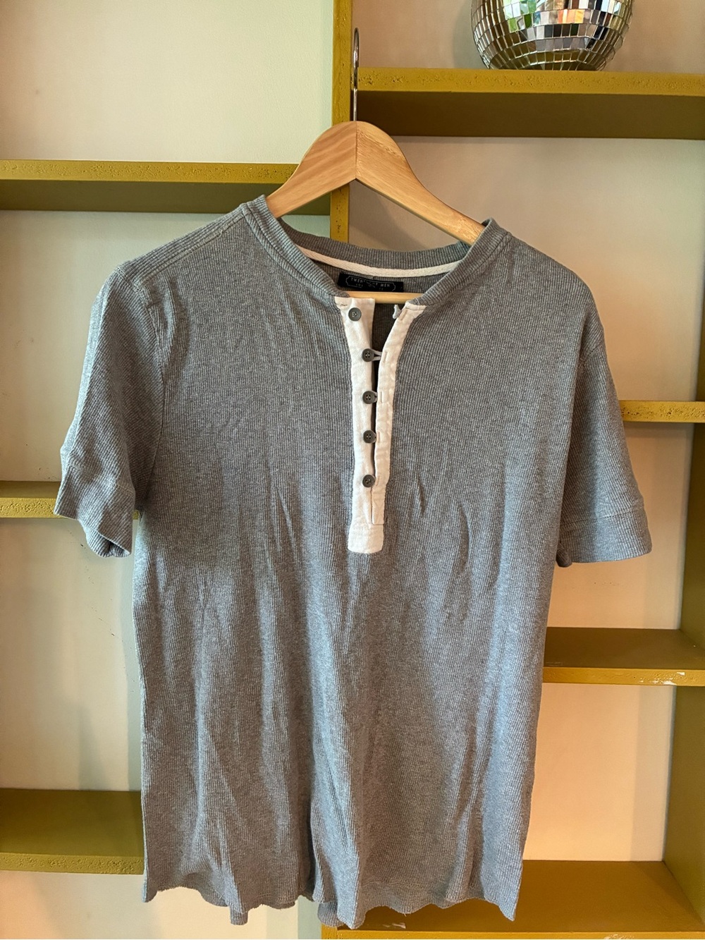 Grey Short-Sleeve Henley Polo with Contrast Placket